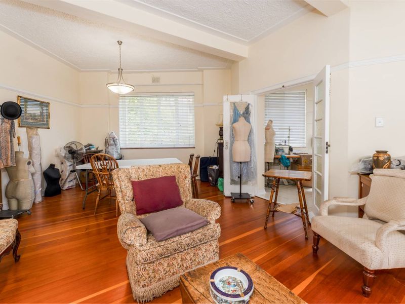 Brand new listing! Spacious and sunny ground floor 2 bedroom apartment situated on Rondebosch Boys Junior's doorstep - Photo 7