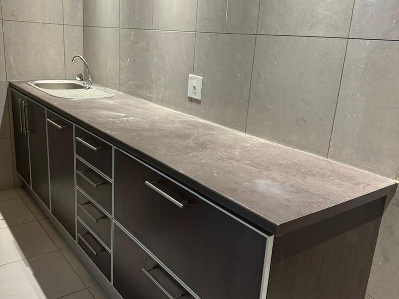 MODERN OFFICES TO LET - SHARED BUILDING - Photo 3