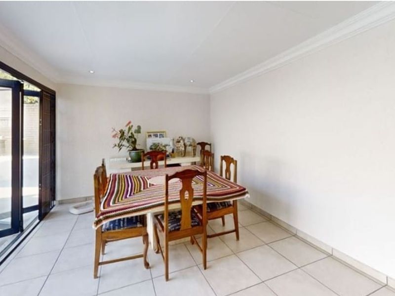 3 Bedroom House in Cinderella - Photo 9