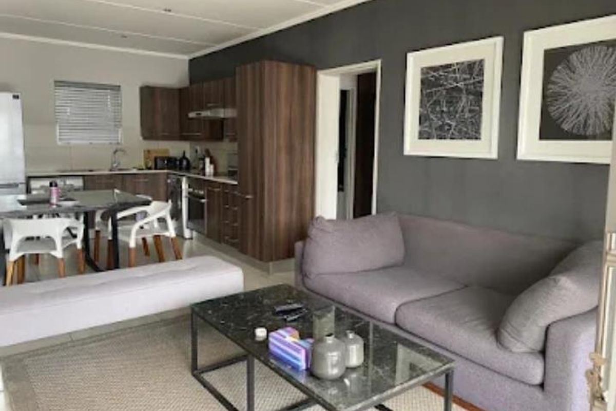 Immaculate fully furnished 2 Bedroom Garden apartment - Photo 3