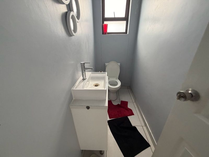 Omeya Estate - Modern Home - N$2 840 000.00 - Price Negotiable - Photo 8