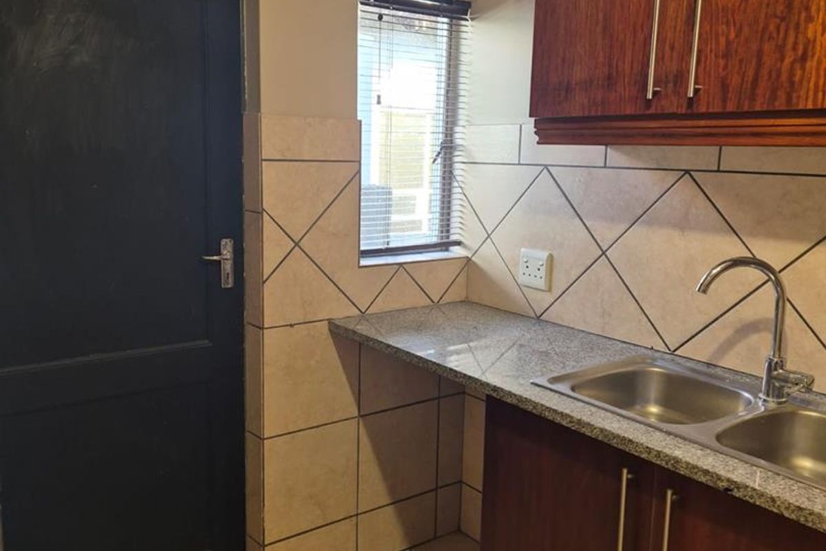 DOUBLE STOREY HOME FOR SALE IN SAINT OLYMPUS PRESTORIA EAST - Photo 4