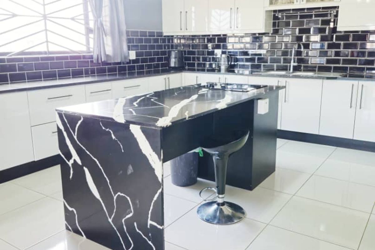 Modern 5 Bedroom Family Home for Sale in Swakopmund Ext 1 (Near NamPower) - Photo 5