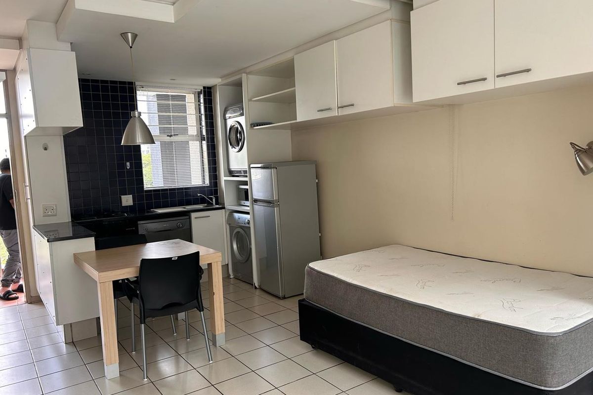 Shared Student Accommodation with Modern Amenities - Photo 3