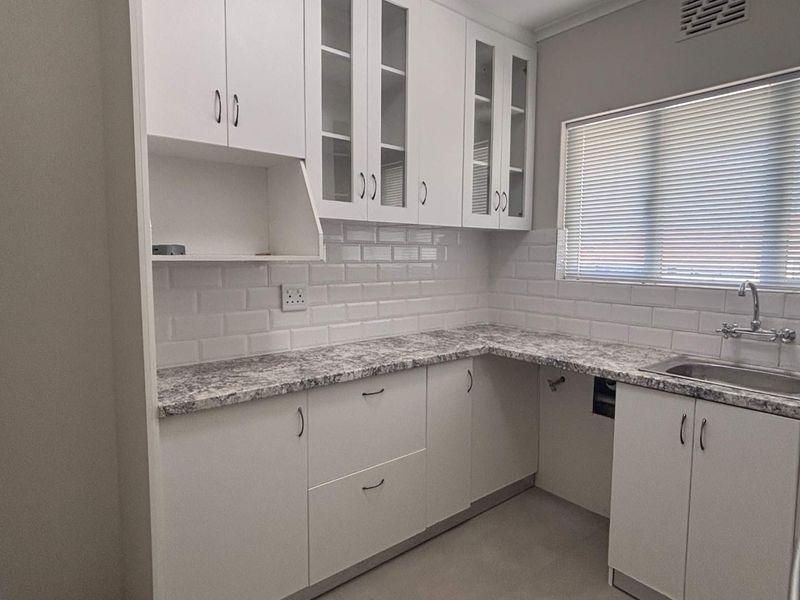 2 Bedroom Apartment in Tamboerskloof - Photo 7