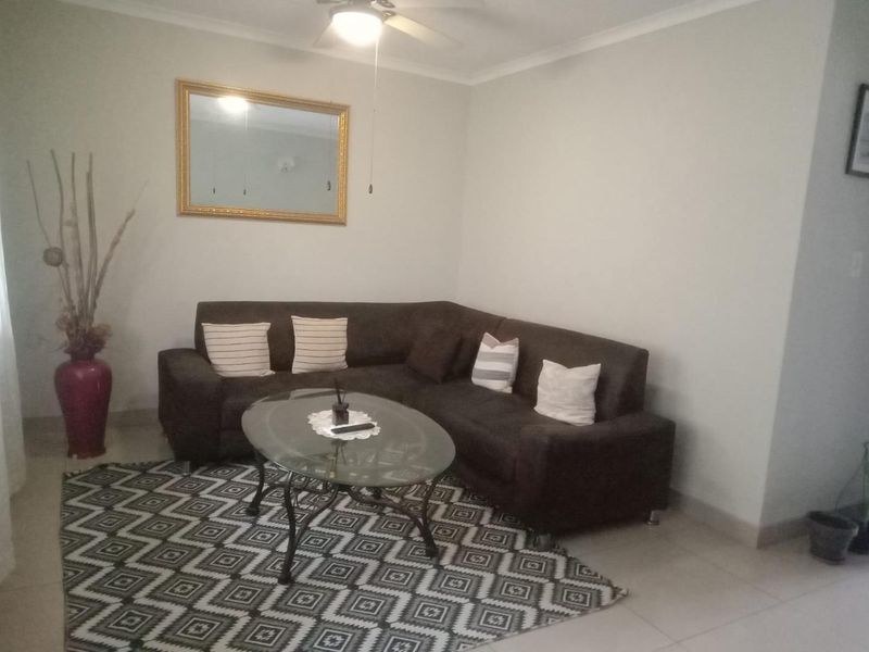 One Bedroom Apartment in Glenwood - Photo 2