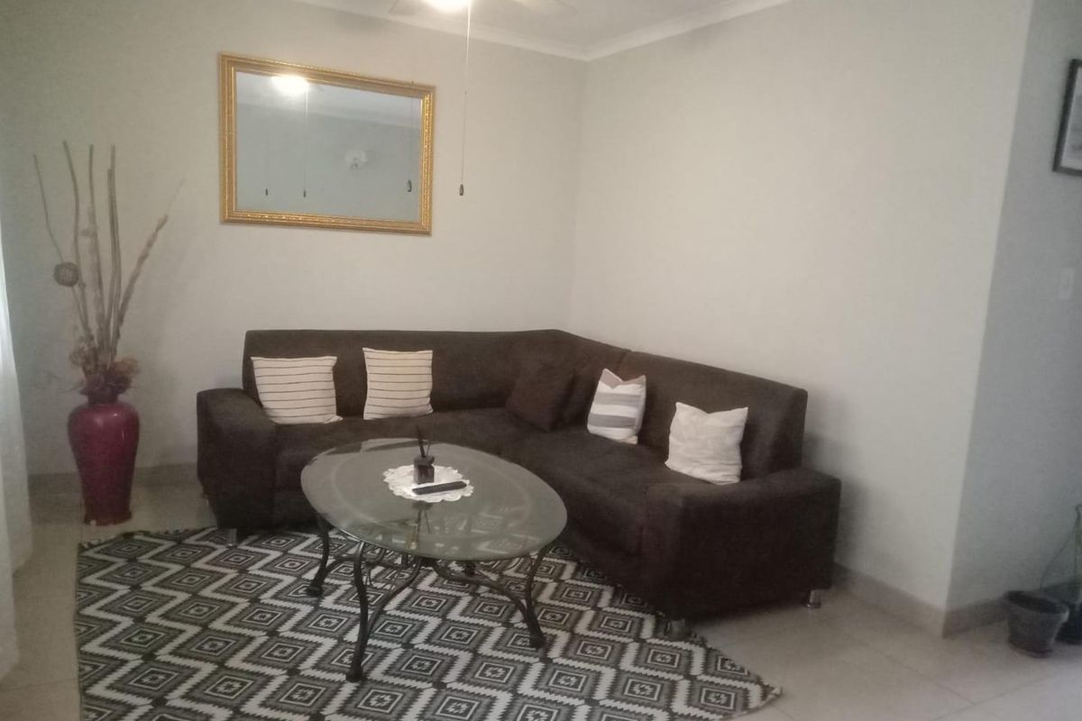 One Bedroom Apartment in Glenwood - Photo 2