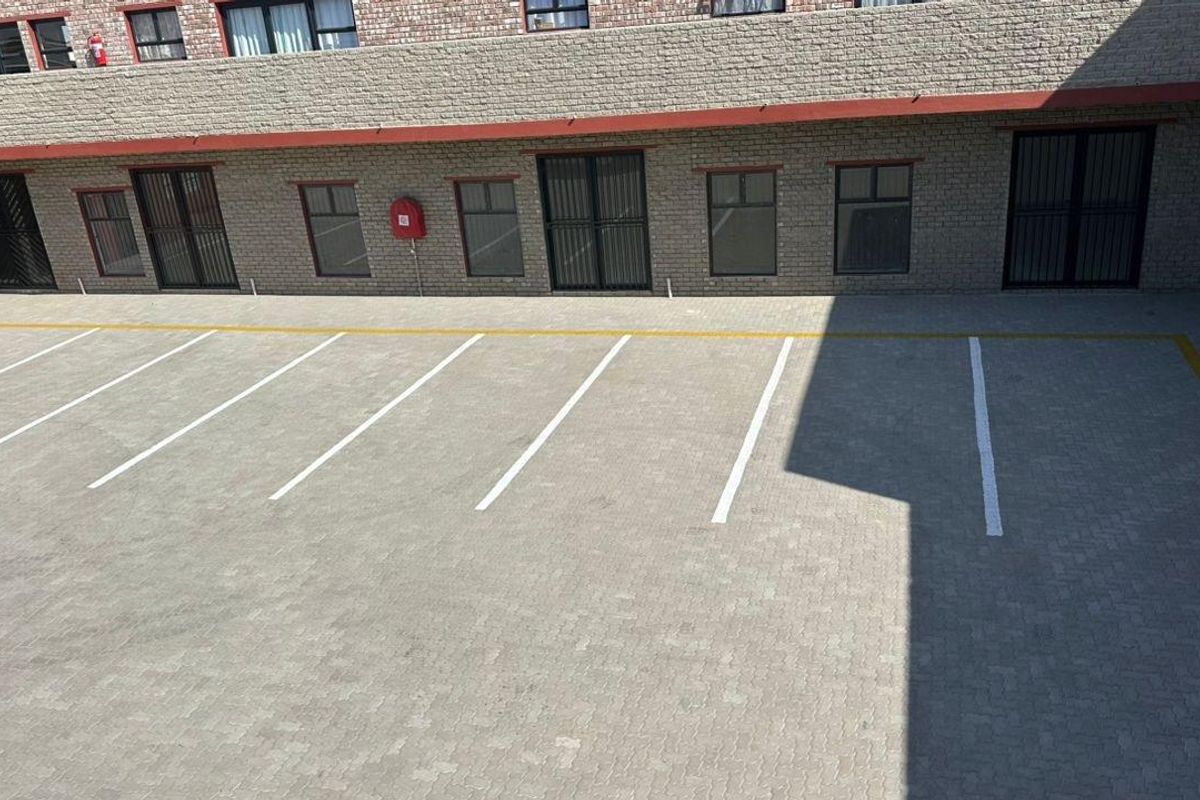 Commercial units To Let in Swakopmund - Photo 4