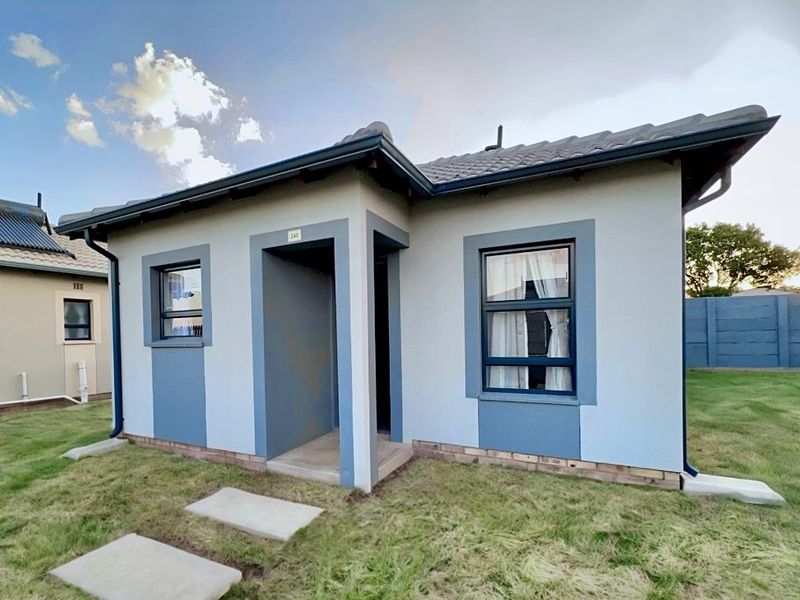 Tanganani Brand New - R 664 400, 2 beds, 1 bath ! - Photo 3