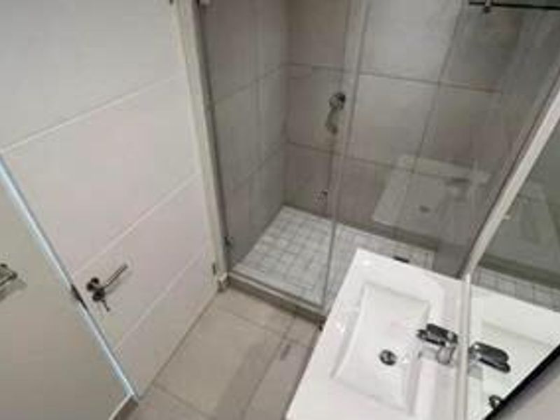 Modern 1 Bedroom for Sale - Photo 4