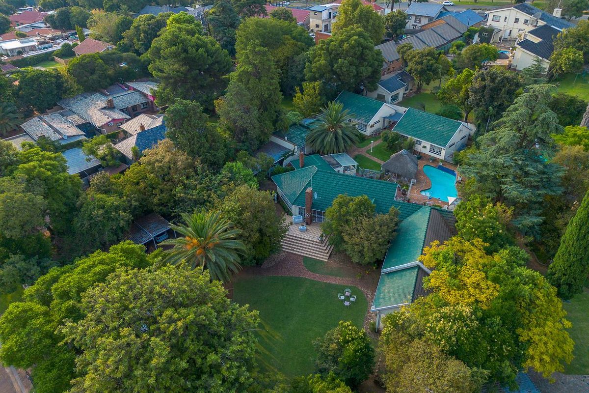 Prime Multi-Dwelling Estate: Invest & Earn! - Photo 3