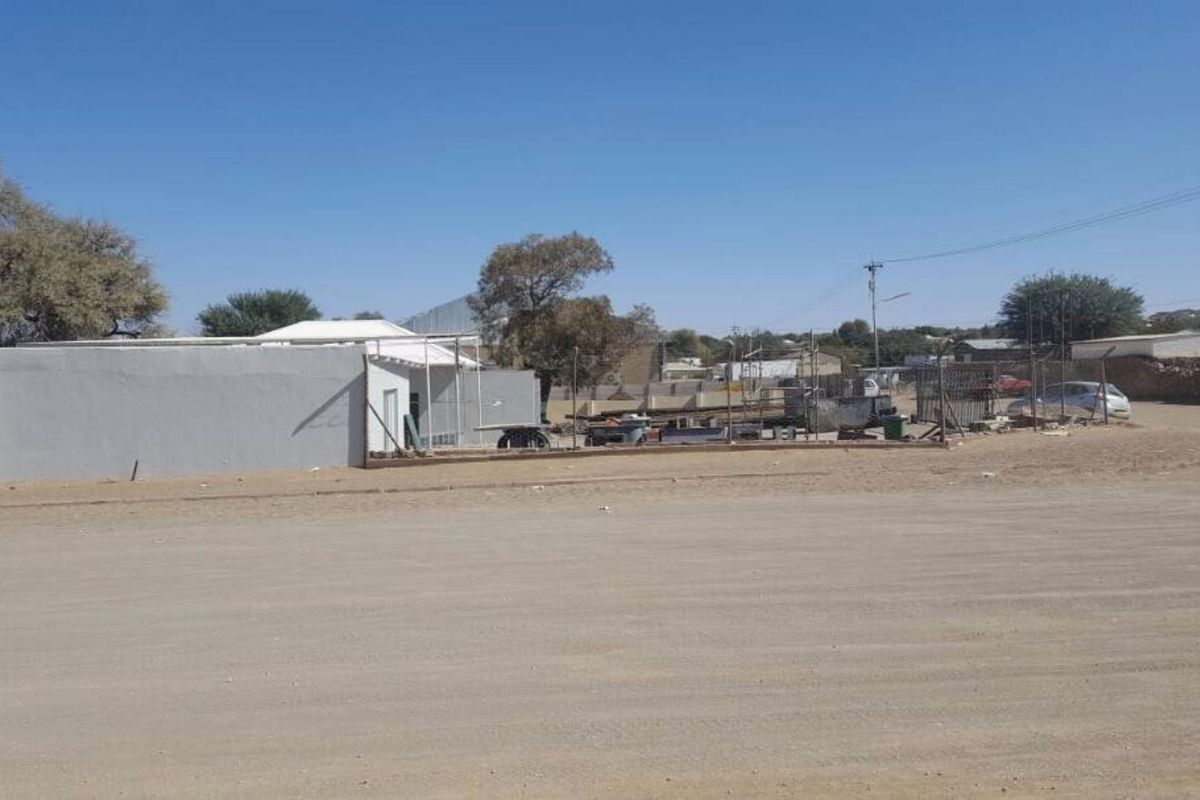 FOR SALE- BUSINESS PROPERTY KEETMANSHOOP, NAMIBIA - Photo 4