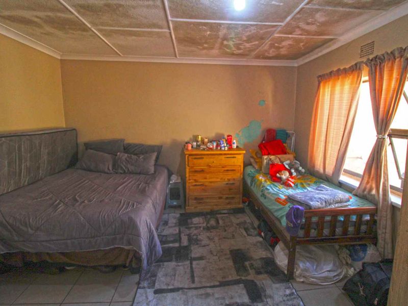 4Units For Sale in Newclare - Photo 9