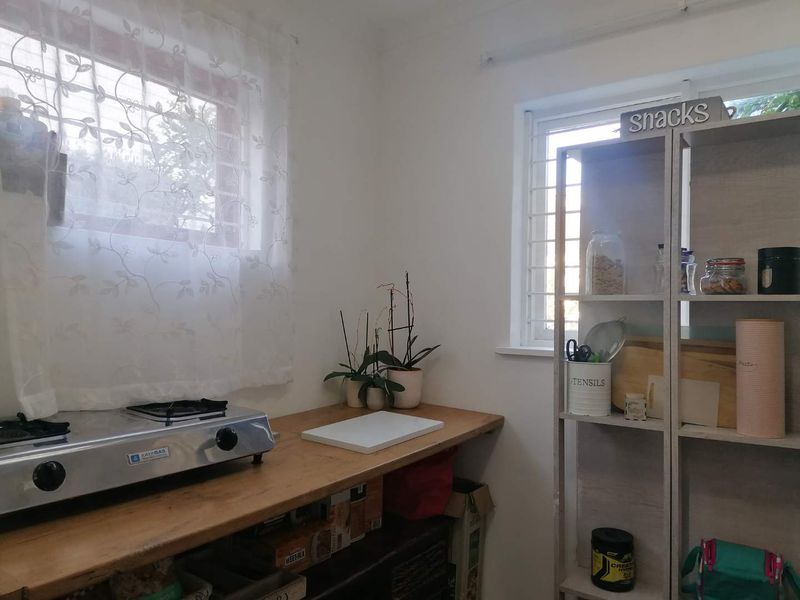 SEPARATE ENTRANCE FLATLET - Photo 7