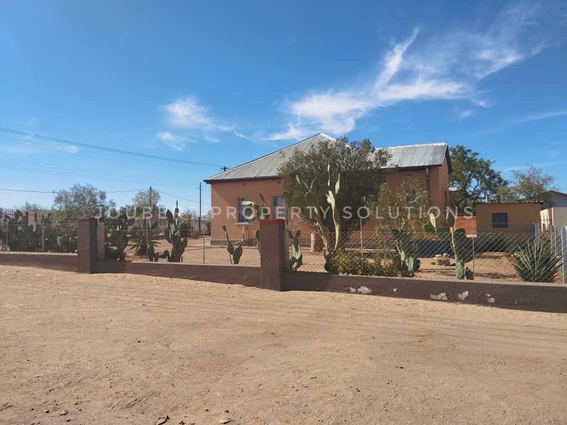WELL LOCATED PROPERTY / INVESTMENT FOR SALE IN KARASBURG - NAMIBIA - Photo 4