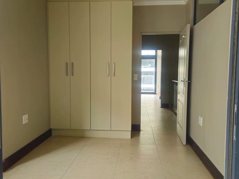 Modern 2-Bedroom Apartment with Sea Views in uMhlanga Durban - Photo 3