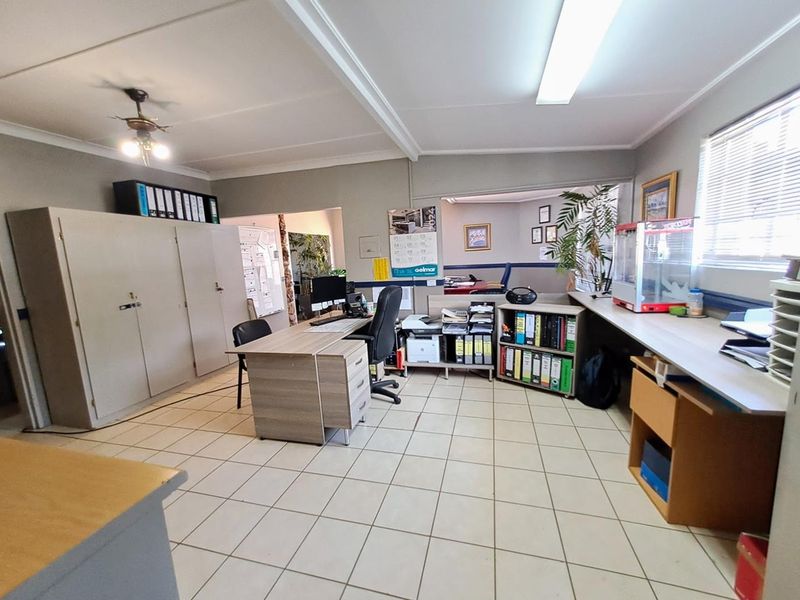 Integrated Living and Business on Zambezi Drive - Photo 6