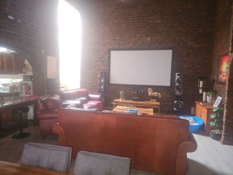 Spacious family home plus flat - Photo 5