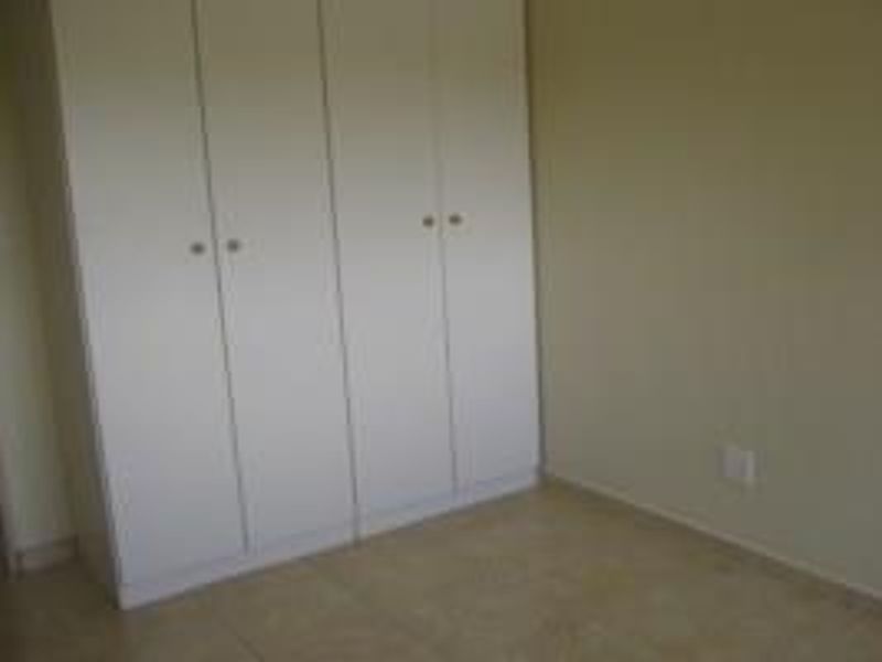 TWO BEDROOM APARTMENT IN CENTURION -AVAILABLE : IMMEDIATELY. - Photo 9
