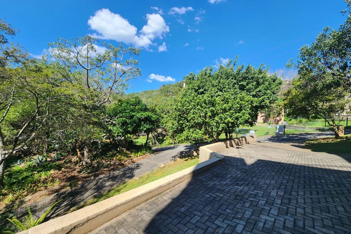 Two bedroom Unit for rent In Hillside Manor - Photo 2