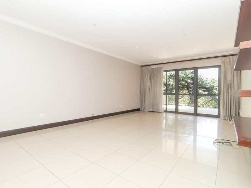 STUPENDUS 2 BEDROOM APARTMENT IN THE ICONIC AMAZONAS FOR SALE - Photo 3