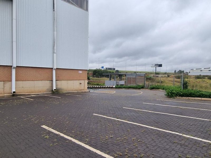 11 695m2 R21 Olifantsfontein Warehouse To Let - Photo 5