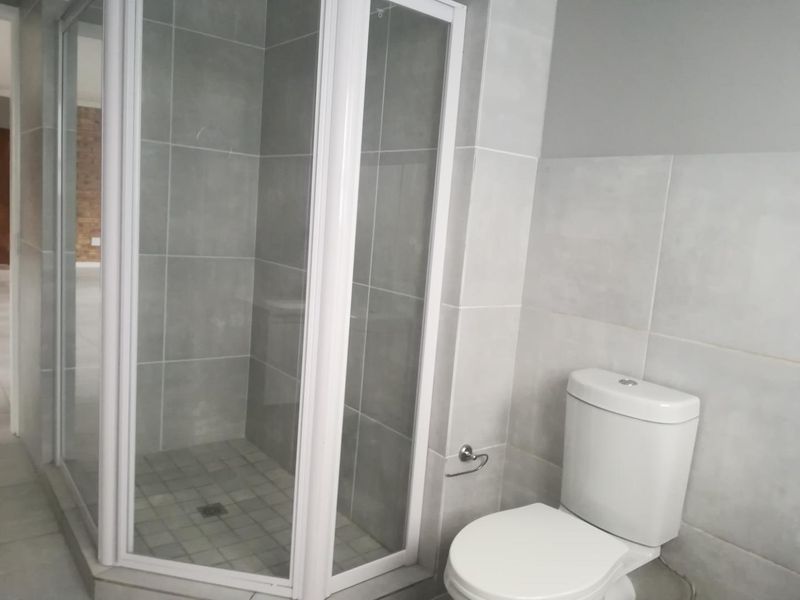 Stunning 3 bed garden apartment at Twenty on Furrow Homes Haven - Photo 6