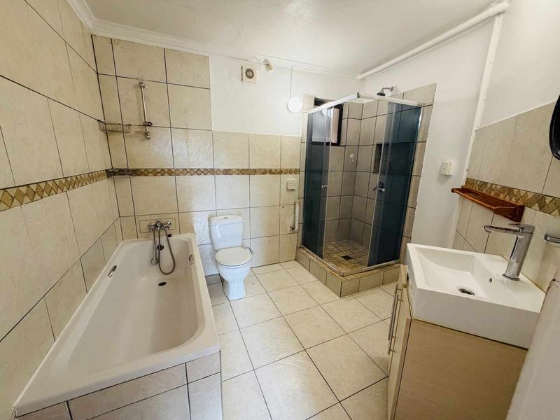 Hendra - Cozy 2 Bedroom Home  , newly renovated bathroom and Pet Friendly - Photo 4