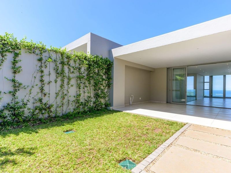 Exceptional Triplex in the Executive Estate - Photo 2