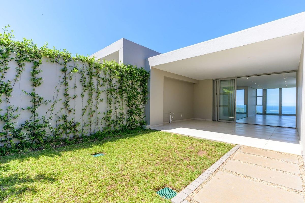 Exceptional Triplex in the Executive Estate - Photo 2