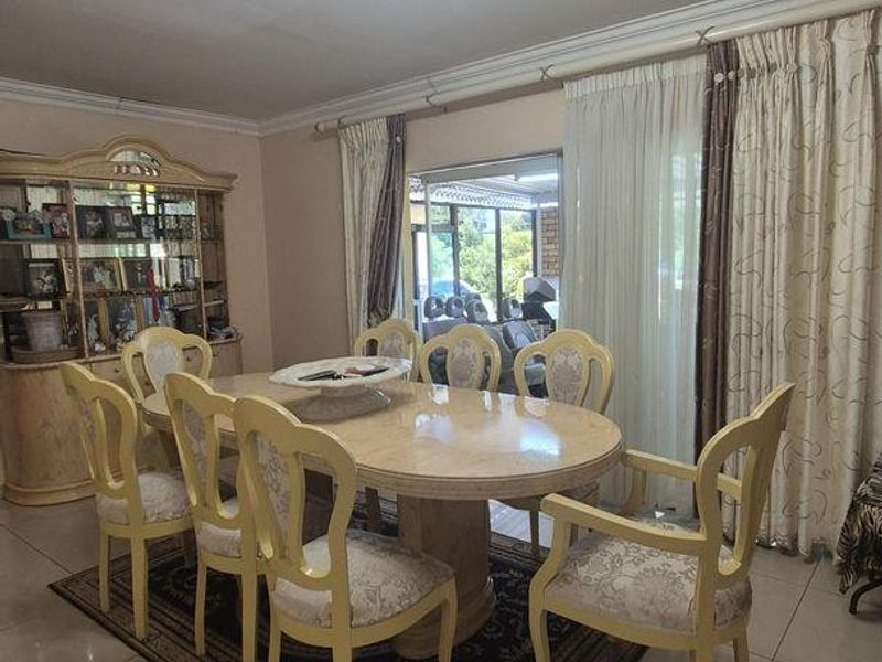 SPACIOUS AND LUXURIOUS FAMILY HOME, MERRIVALE, HOWICK - Photo 9