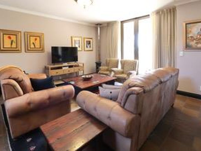 Start afresh in this much loved townhouse. - Photo 9