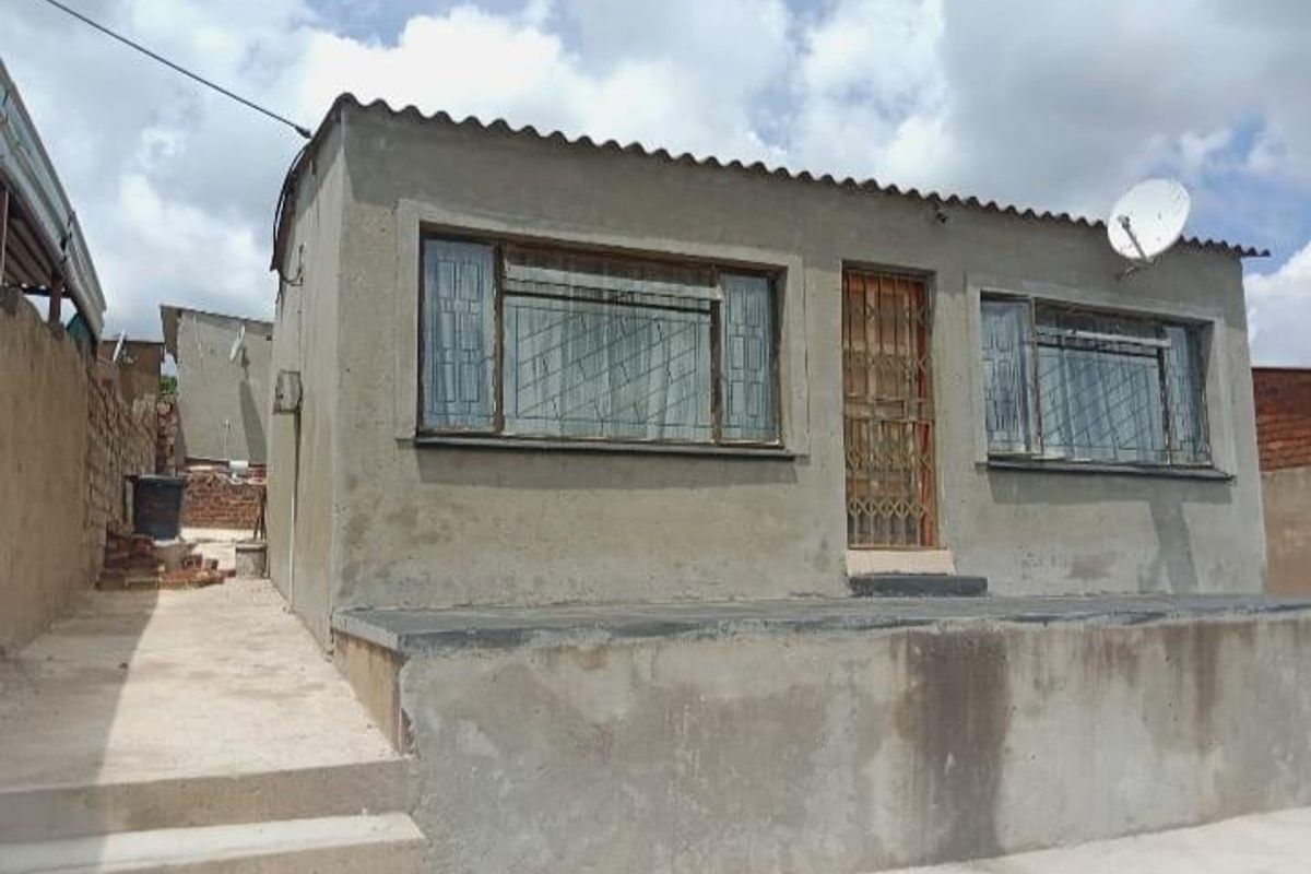 Two Bedrooms house for sale in Atteridgeville - Photo 2