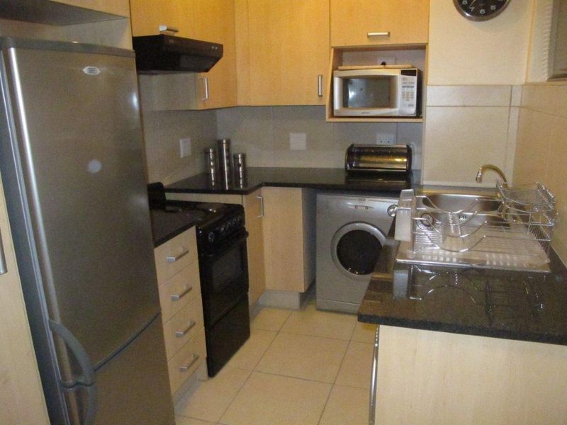 FURNISHED BACHELOR APARTMENT - Photo 2