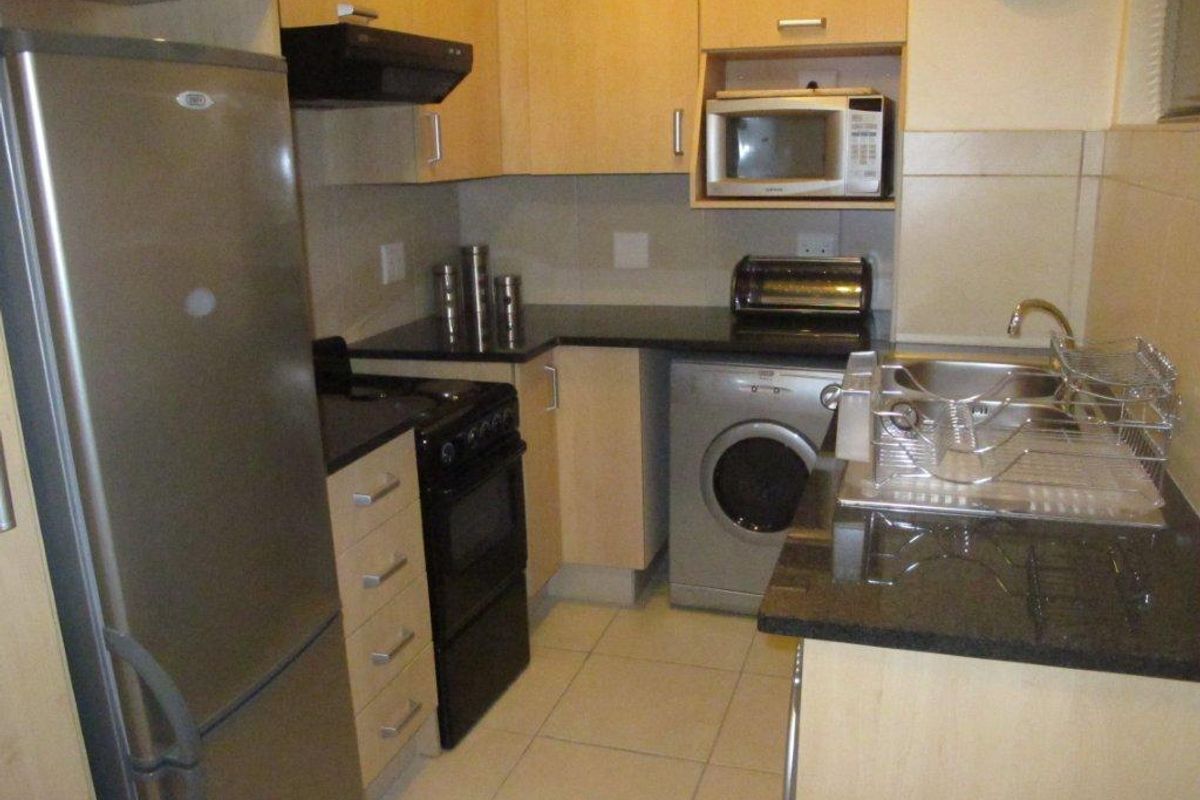 FURNISHED BACHELOR APARTMENT - Photo 2