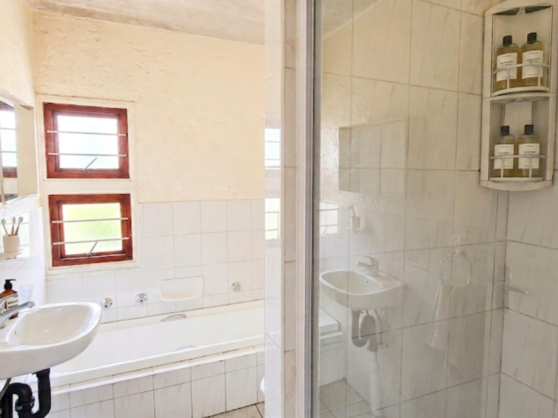 Modern 2-Bedroom Apartment in the Heart of Sandton - Photo 8