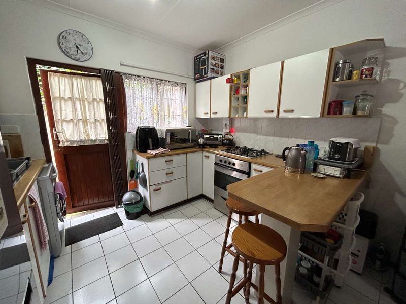 Charming Townhouse in a Well-Managed Complex - Photo 5