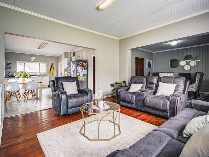 Sole Mandate! Stunning 3-Bedroom Home in Dalview, Brakpan - Photo 8