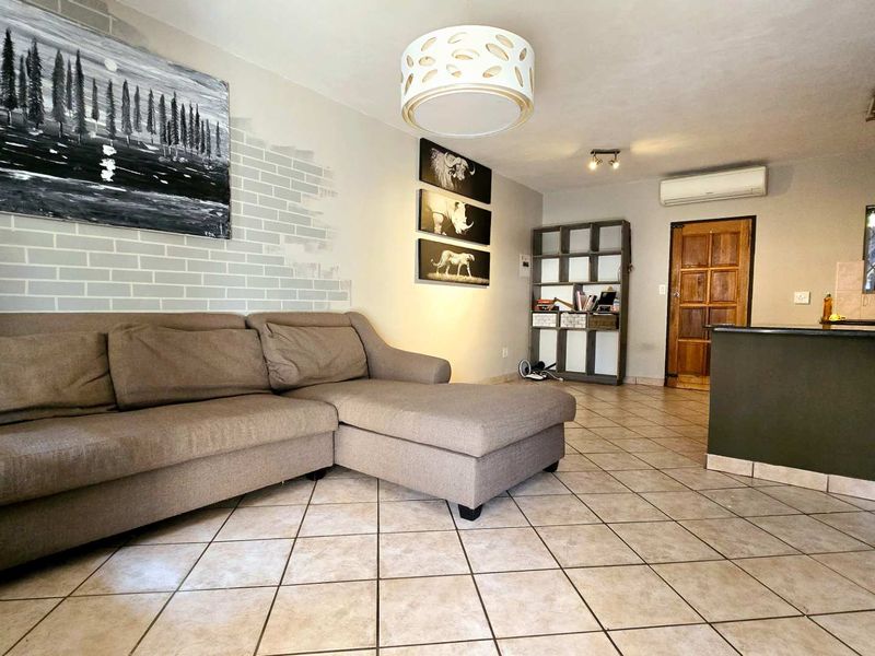 Charming 2-Bedroom Duplex with Private Garden and Excellent Entertainment Spaces - Photo 4