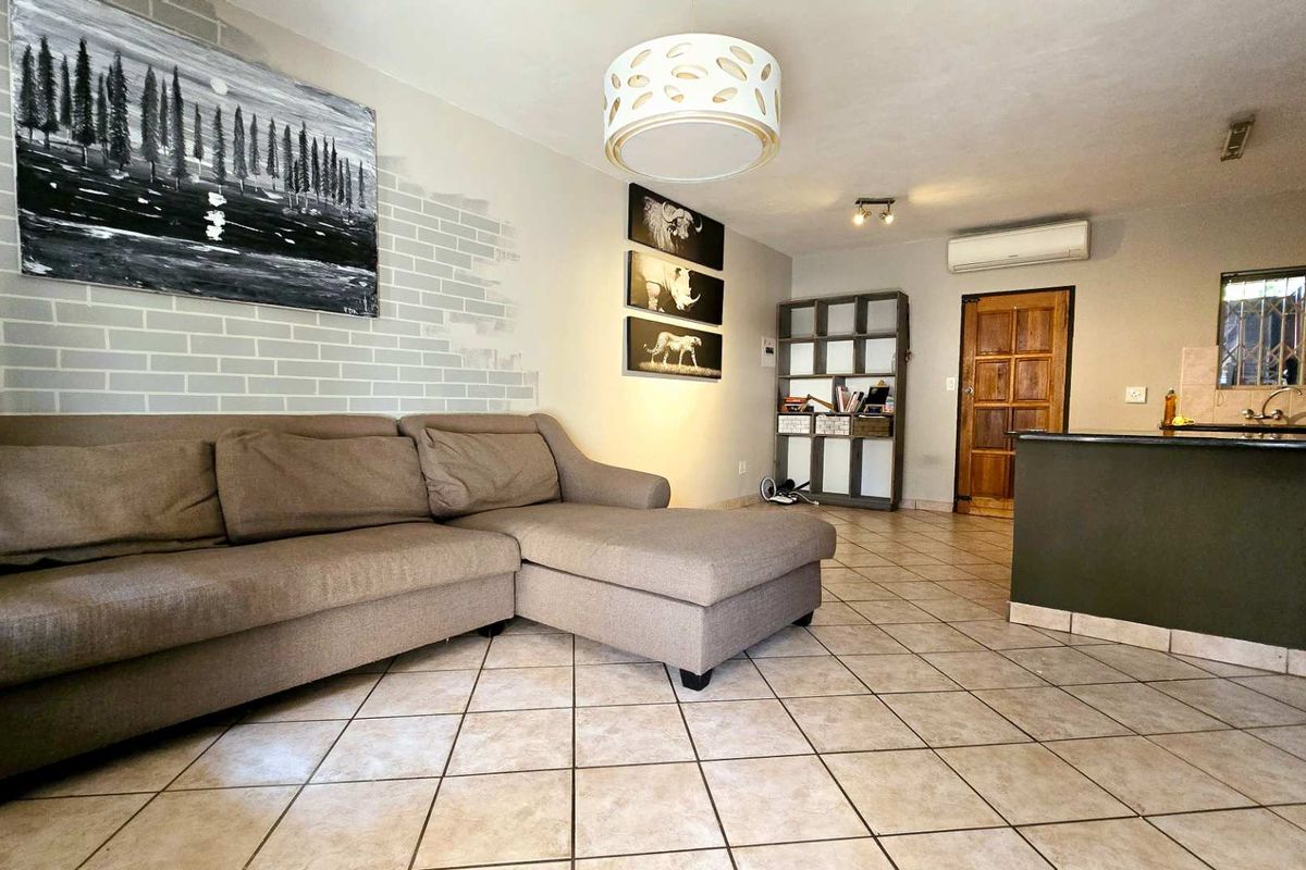 Charming 2-Bedroom Duplex with Private Garden and Excellent Entertainment Spaces - Photo 4