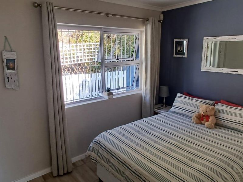 Spacious 3-Bedroom Home in Simons Town - Photo 6