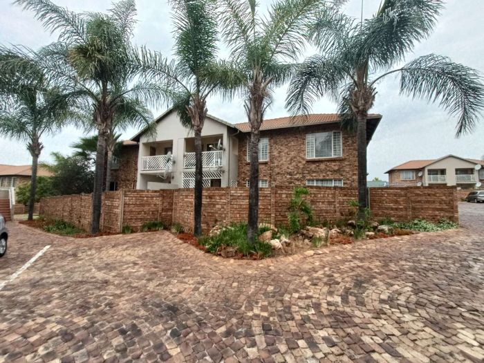 Property #2073095, Apartment Pending Sale in Highveld
