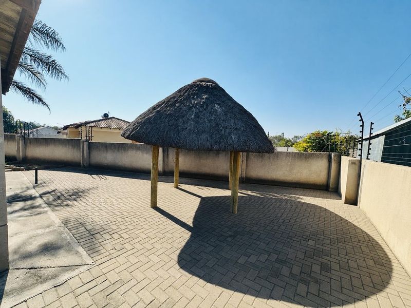 Freestanding Family Home in Mahlasedi park-priced to Move, Ready to View. - Photo 3