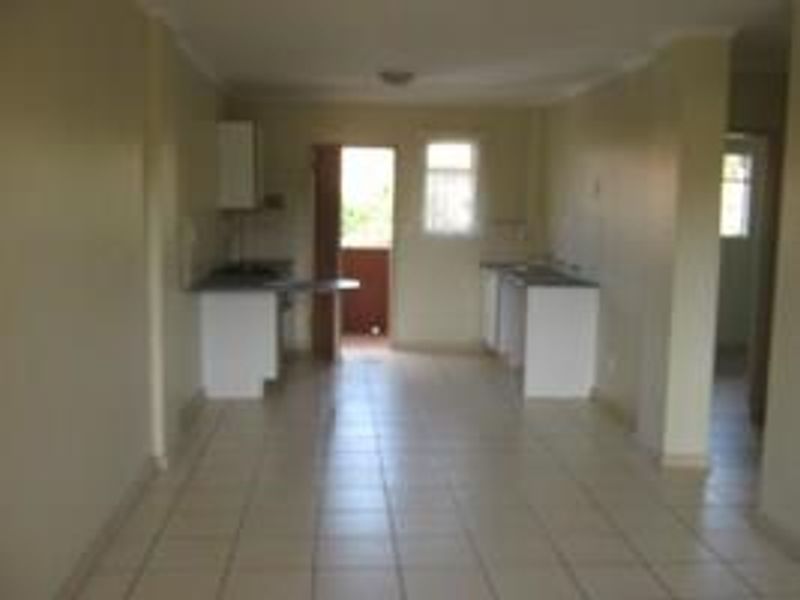 TWO BEDROOM APARTMENT IN CENTURION -AVAILABLE : IMMEDIATELY. - Photo 4