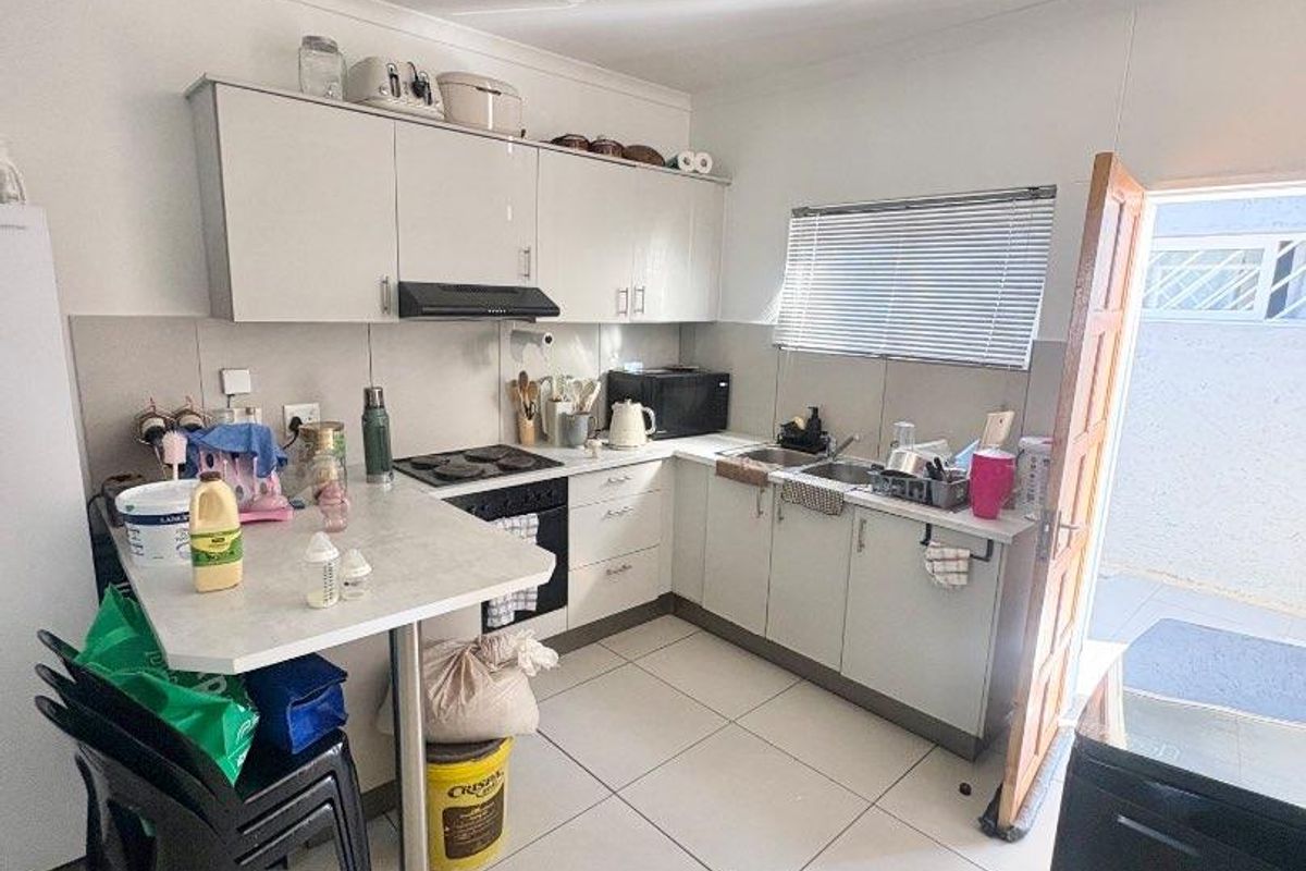 2 Bedrooms Apartment For Sale in Rocky Crest - Photo 3