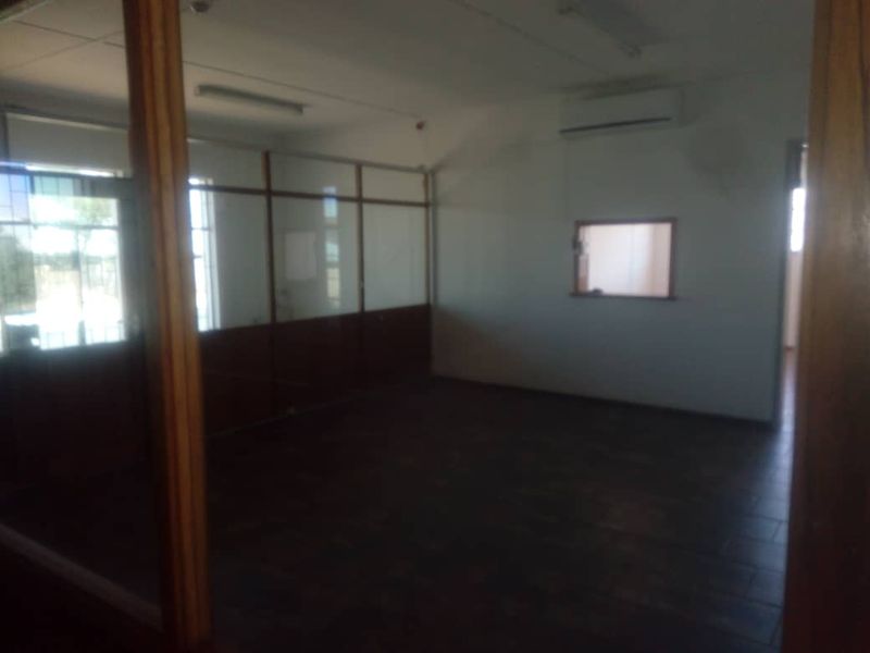 Warehouse For Sale in Southern Industrial - Photo 5