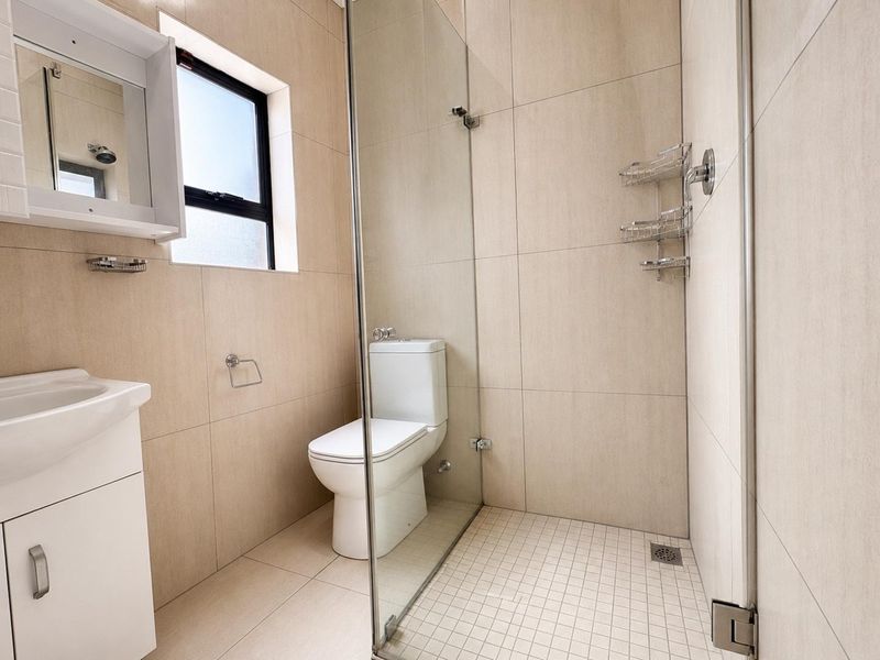 Modern Three-Bedroom Home in Parklands North - Photo 7