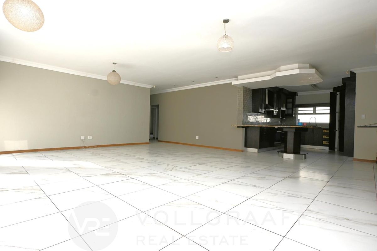 Spacious Family Home To Rent - Available 1 August 2026 - Photo 5