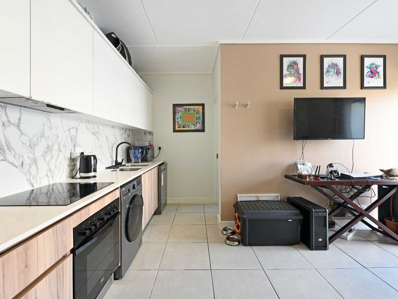 Sought after 1-Bedroom Apartment in Fynbos Lifestyle Estate - Photo 2