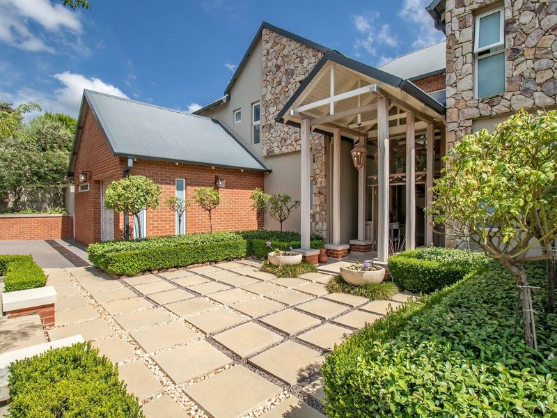 A Masterpiece of Country Living with Contemporary Luxury - Photo 4